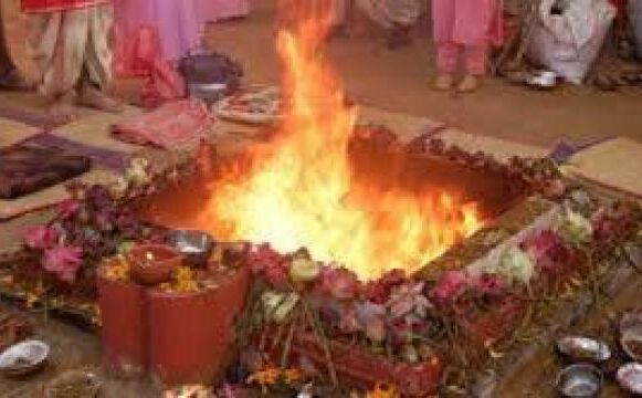 हवन के समय क्यों बोलते हैं स्वाहा, जानें इसका कारण