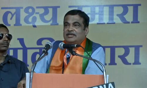 केंद्रीय मंत्री गडकरी की पाकिस्तान को चेतावनी, हमें मजबूर न करें, नहीं तो..