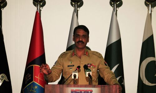 पाकिस्तानी सेना ने भारत से क्यों कहा, हम आपको चौंका देंगे ?