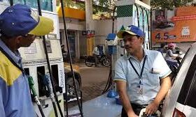 सप्ताह के पहले दिन 25 पैसे तक महंगा हुआ पेट्रोल-डीजल