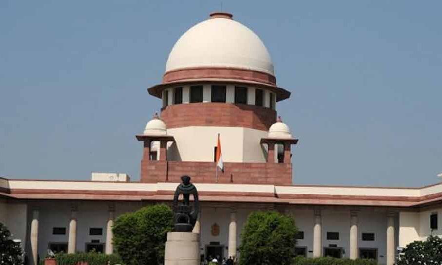 वोटर आइडी कार्ड को आधार से जोड़ने की मांग पर SC में सुनवाई आज