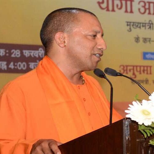 सीएम योगी आदित्यनाथ का अधिकारियों को निर्देश : त्योहार व चुनाव शांतिपूर्ण निपटें