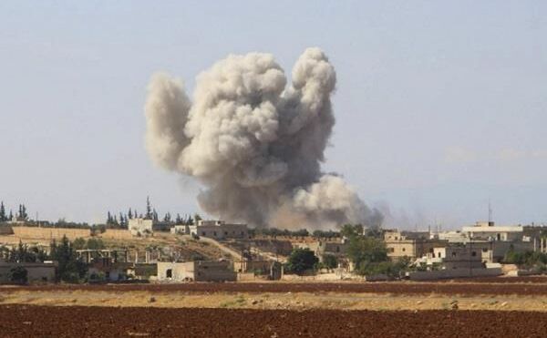 ब्रिटेन स्थित निगरानी संस्था के निदेशक रामी अब्देल रहमान ने कहा, इसमें पांच जिहादियों की भी मौत हो गई