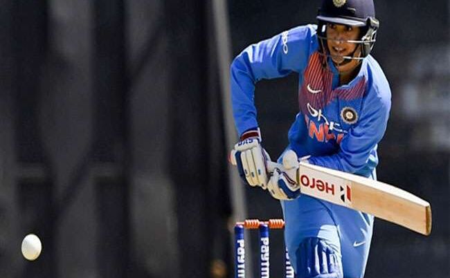 गुवाहाटी में इंग्लैंड के खिलाफ पहले टी-20 मैच में टॉस के लिए उतरते ही स्मृति मंधाना ने एक बड़ी उपलब्धि हासिल कर ली