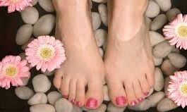 पैरों में हुए सनटैन के लिए घर पर करें पेडीक्योर