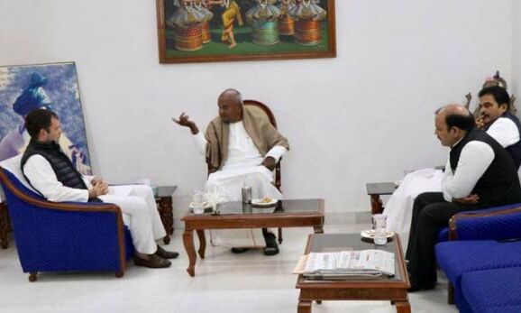 कांग्रेस-JDS के बीच सीट शेयरिंग को लेकर हुई बैठक,