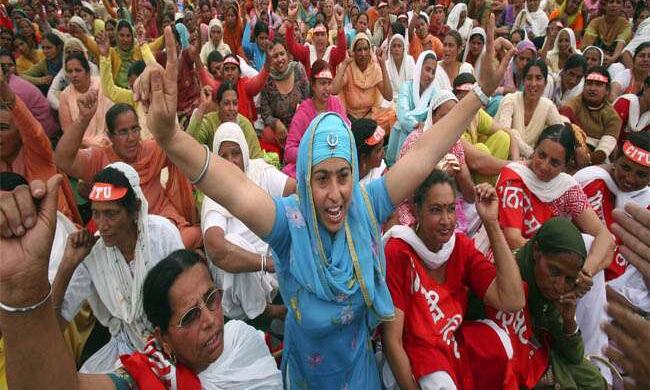 आज भी सबसे बड़ा सवाल जस का तस, आखिर आधी आबादी को कब मिलेगी पूरी आजादी?