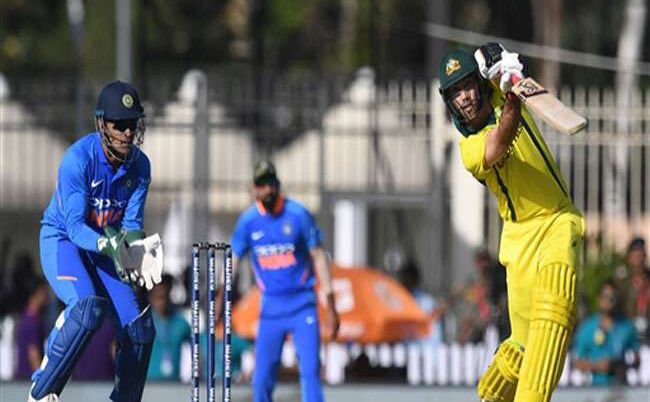 जडेजा के थ्रो पर मैक्सवेल को बेहतरीन तरीके से रन आउट किया धौनी ने,