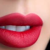 फ़टे होठों को सुंदर और मुलायक बनाने के लिए फॉलो करें ये टिप्स