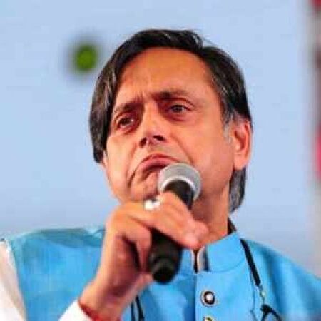 कांग्रेस नेता शशि थरूर के चाचा और चाची भी हुए भाजपा में शामिल