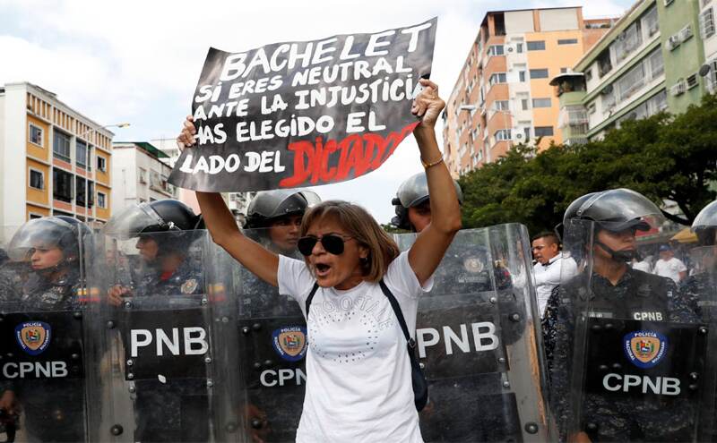 यहां आसमान छू रहे चीजों के दाम, बिजली हो रही गुल, अब राष्‍ट्रपति के खिलाफ जन आंदोलन शुरू