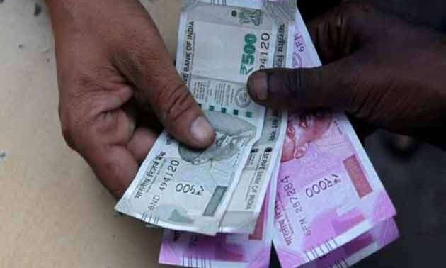 PPF बनाम सुकन्या समृद्धि अकाउंट, जान लें दोनों के बीच 5 अंतर