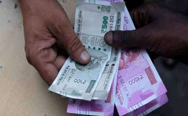 PPF बनाम सुकन्या समृद्धि अकाउंट, जान लें दोनों के बीच 5 अंतर