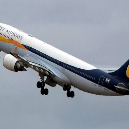 जेट एयरवेज का बढ़ा संकट, पायलटों ने दी हड़ताल की धमकी-DGCA ने दिया दखल