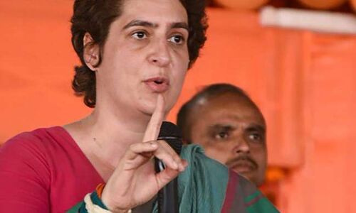 प्रियंका का तंज, टीशर्ट बेचने की बजाय लोगों की पीड़ा पर दें ध्यान प्रियंका का तंज, टीशर्ट बेचने की बजाय लोगों की पीड़ा पर दें ध्यान
