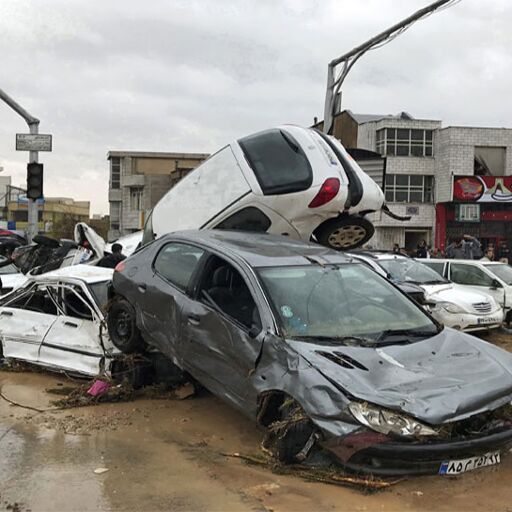 19 लोगों की मौत ईरान में बढ़ रहा है बाढ़ का प्रकोप