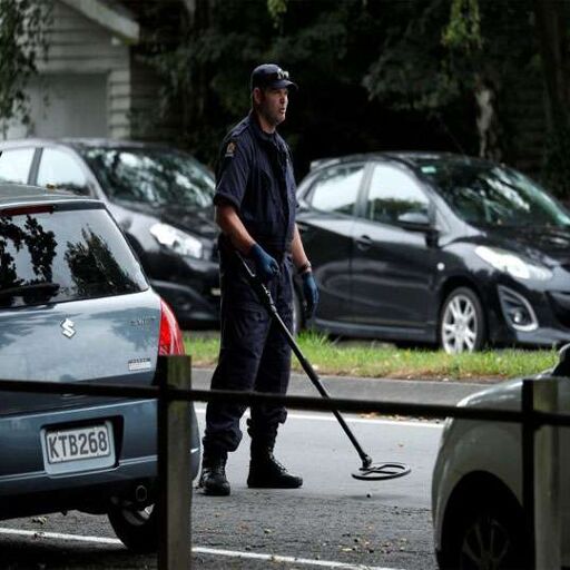 क्राइस्टचर्च पुलिस ने मस्जिद हमले में संदिग्ध के घर मारा छापा,