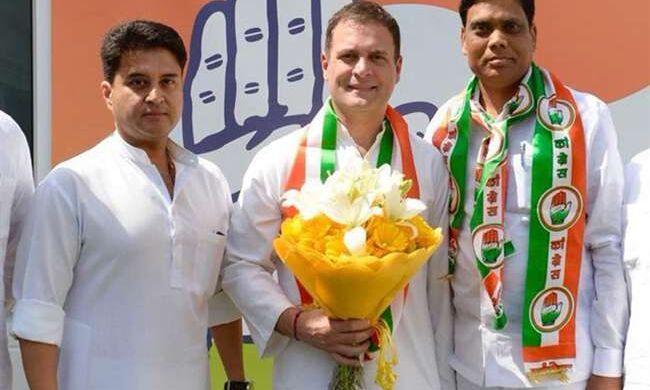 भाजपा के सांसद अशोक दोहरे कांग्रेस में शामिल, कटा अमरमणि की बेटी तनुश्री का टिकट