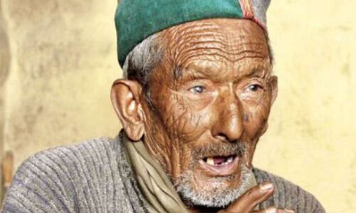 देश के सबसे पहले मतदाता बोले, चाहे किसी को भी दें, लेकिन वोट जरूर दें