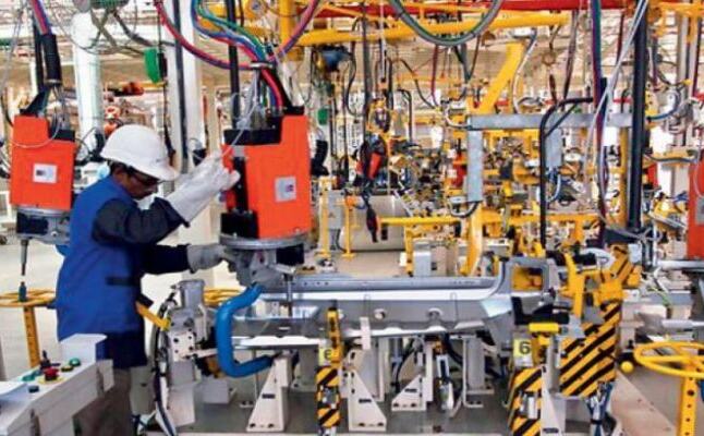 मैन्युफैक्चरिंग सेक्टर में आई सुस्ती, मार्च में PMI छह महीने के निचले स्तर पर