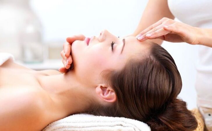 समर में करवाएं हायड्रेटिंग फेशियल, कूल दिखेगा चेहरा