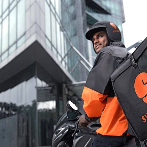 Swiggy Boy ने युवती से की अश्लील हरकत, शिकायत की तो मिला 200 रुपये का कूपन