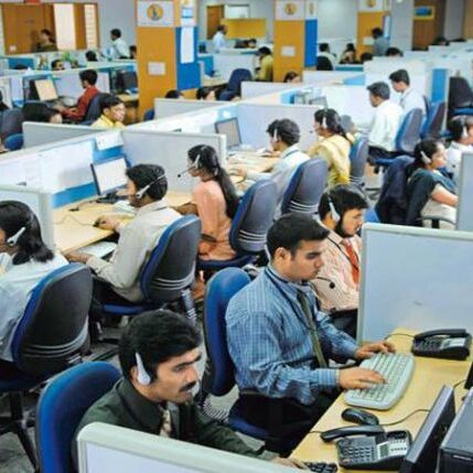 कमजोर मांग से सेवा क्षेत्र में गिरावट, मार्च में 52 रहा PMI इंडेक्स