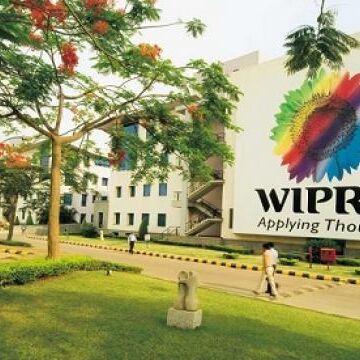  विप्रो में थे पाकिस्तानियों के 1150 करोड़ रुपये के शेयर, सरकार ने LIC को बेचे