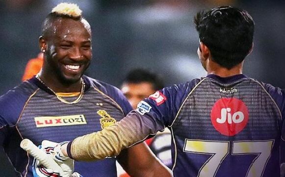  आंद्रे रसेल ने छक्कों की बारिश कर बेंगलुरु से छीन ली, जीत