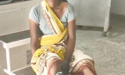 अजीबों बीमारी के चलते महिला के शरीर निकल रही हैं कीलें, ये देख डॉ भी हैं हैरान