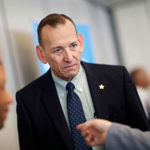 अमेरिकी खुफिया सेवा के प्रमुख निदेशक रैनडॉल्फ टेक्स एलेस देंगे इस्तीफा ,ट्रंप ने जेम्स एम मुर्रे को यूएसएसएस का करियर सदस्य चुना