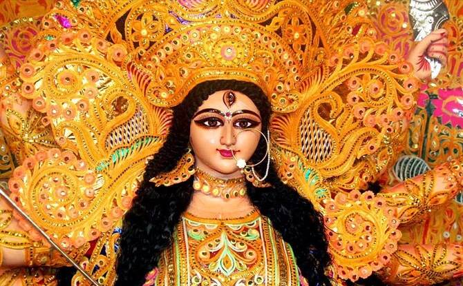 जाने किन ख़ास वजहों से मनाई जाती है नवरात्रि, जानिए इतिहास
