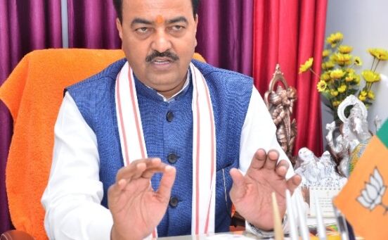 उत्तर प्रदेश के उप मुख्यमंत्री का दावा बोले, चुनाव के बाद मायावती को धोखा देंगे अखिलेश