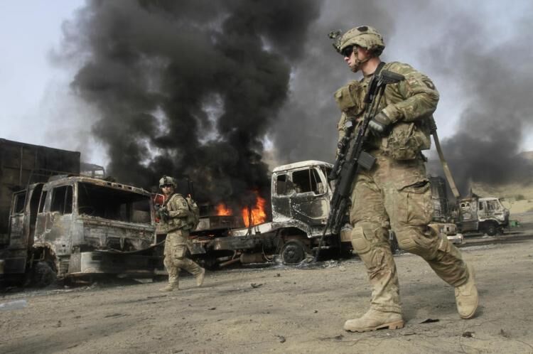 मुख्य अमेरिकी शिविर के पास तालिबान के हमले में तीन मरीन की मौत, जबकि एक अफगान ठेकेदार घायल 