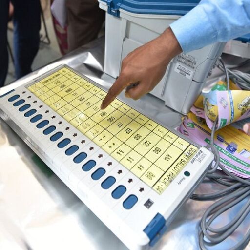 यूपी की 8 सीटों पर मतदान आज , 96 उम्मीदवार हैं मैदान में किस पर भरोसा जताएगी जनता