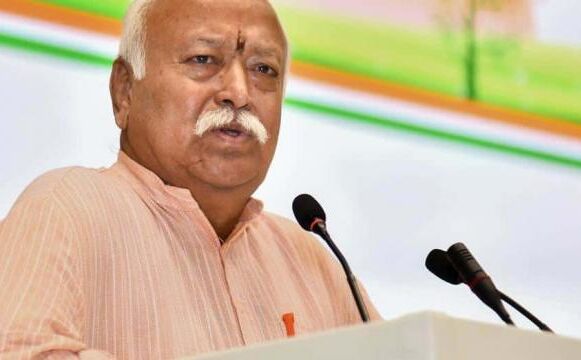 लोकसभा चुनावों के पहले चरण में आरएसएस के प्रमुख मोहन भागवत ने नागपुर में किया मतदान ,कहा जरुर करे मतदान 