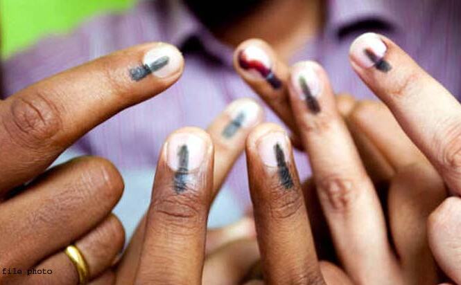 लोकसभा चुनाव 2019: मोहनलालगंज में आखिरी चरण तक दोनों ही पार्टियों के कार्यकर्ताओं और समर्थकों की धड़कनें बढ़ी लोकसभा चुनाव 2019: मोहनलालगंज में आखिरी चरण तक दोनों ही पार्टियों के कार्यकर्ताओं और समर्थकों की धड़कनें बढ़ी