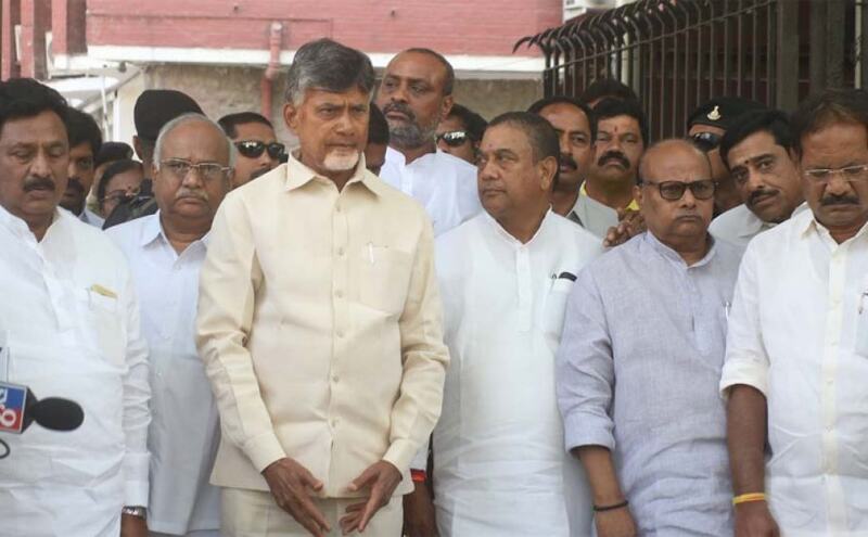  चोरी के आरोपी को लेकर शिकायत करने चुनाव आयोग पहुंचे थे चंद्रबाबू नायडू, 