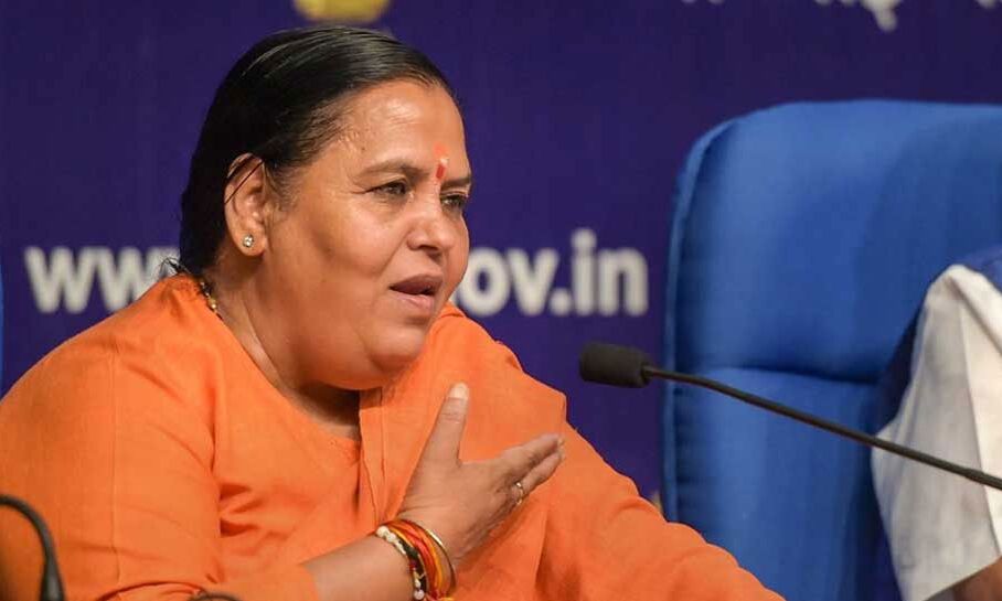 भाजपा की वरिष्‍ठ नेता उमा भारती ने ट्वीट कर कहा , दिग्विजय सिंह को हराना बिल्कुल भी कठिन काम नहीं