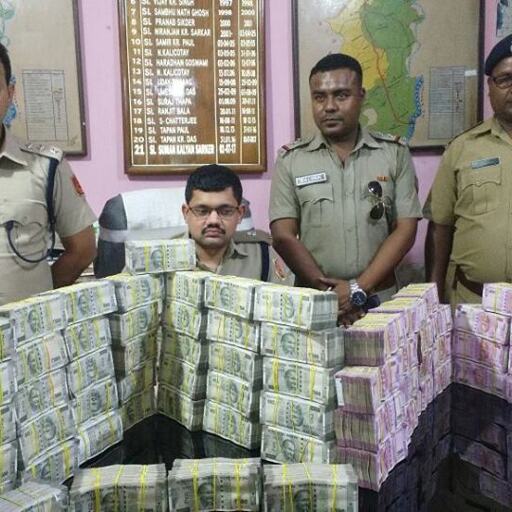 तमिलनाडु में भारी मात्रा में नकदी बरामद, कार्यकर्ताओं को तितर-बितर करने के लिए पुलिस ने चलाई गोलियां