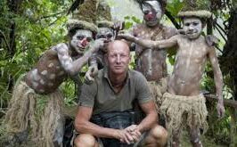 इंसानों से दूर होकर पेड़ों पर रहने लगी ये जनजाति, खाती है इंसानों का मांस