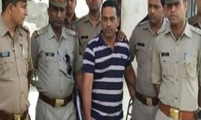 सॉफ्टवेयर इंजीनियर ने अपनी पत्नी और तीन बच्चों को कोल्ड ड्रिंक में बेहोशी की दवा पिलाकर उनका गला रेत दिया