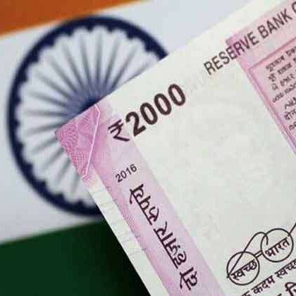 टियर-1 खाते में जमा पैसों को आप तब तक नहीं निकाल सकते हैं जब तक की आपकी उम्र 60 वर्ष की न हो जाए