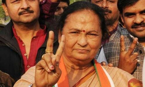 कांग्रेस के टिकट पर लखनऊ से मेयर का चुनाव लड़ने वाली प्रेमा अवस्थी बुधवार को भाजपा में शामिल हो गईं