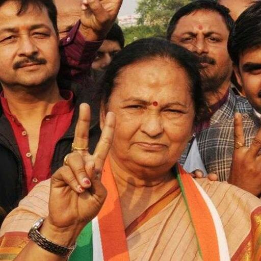 कांग्रेस के टिकट पर लखनऊ से मेयर का चुनाव लड़ने वाली प्रेमा अवस्थी बुधवार को भाजपा में शामिल हो गईं