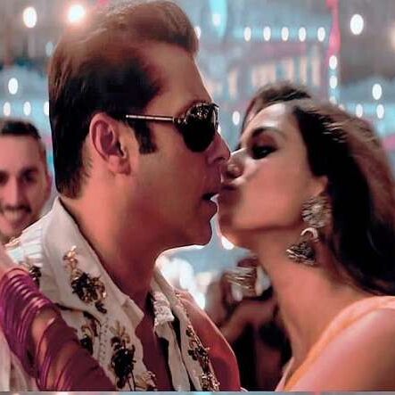 सलमान खान ने अपनी फिल्म भारत के जरिये इस बार लोगों को ईद की मिठास देने की पूरी तैयारी कर ली है