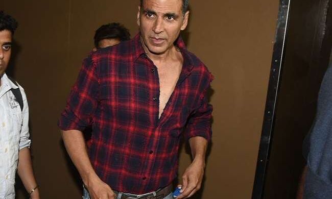Avengers Endgame स्क्रीनिंग में परिवार संग पहुंचे अक्षय कुमार, आलिया-रणबीर समेत ये स्टार्स भी आये नज़र