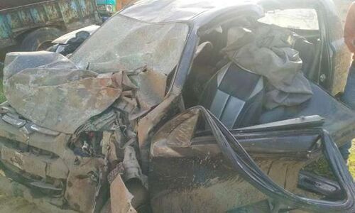 अमरोहा में तेज रफ्तार कार डिडौली फ्लाई ओवर पर पलटने से तीन की मौत, एक गंभीर