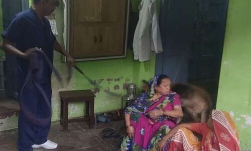 सीकरी में तेल कारोबारी की हत्या कर घर में डाका, विरोध में बाजार बंद