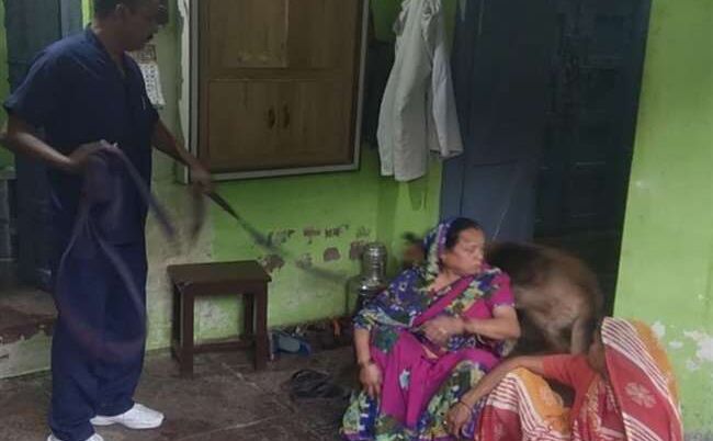 सीकरी में तेल कारोबारी की हत्या कर घर में डाका, विरोध में बाजार बंद